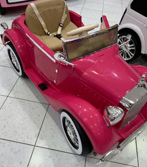 صورة (( سيارتين )) كلاسيك تصميم مميز